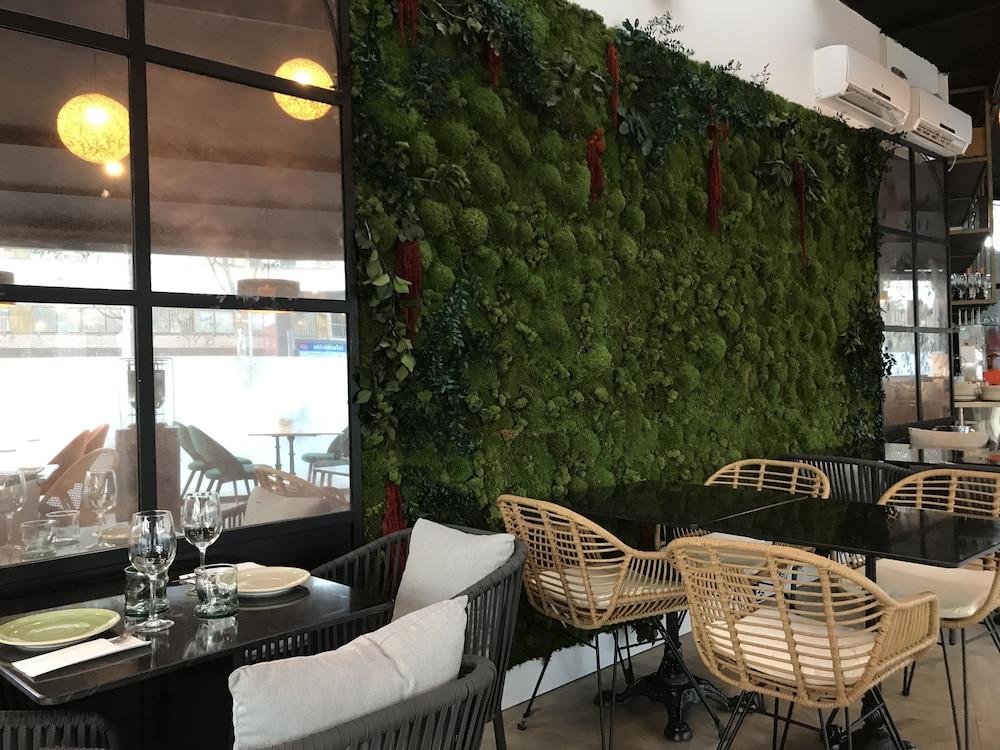 Hotel Suites Feria De Madrid Exterior photo