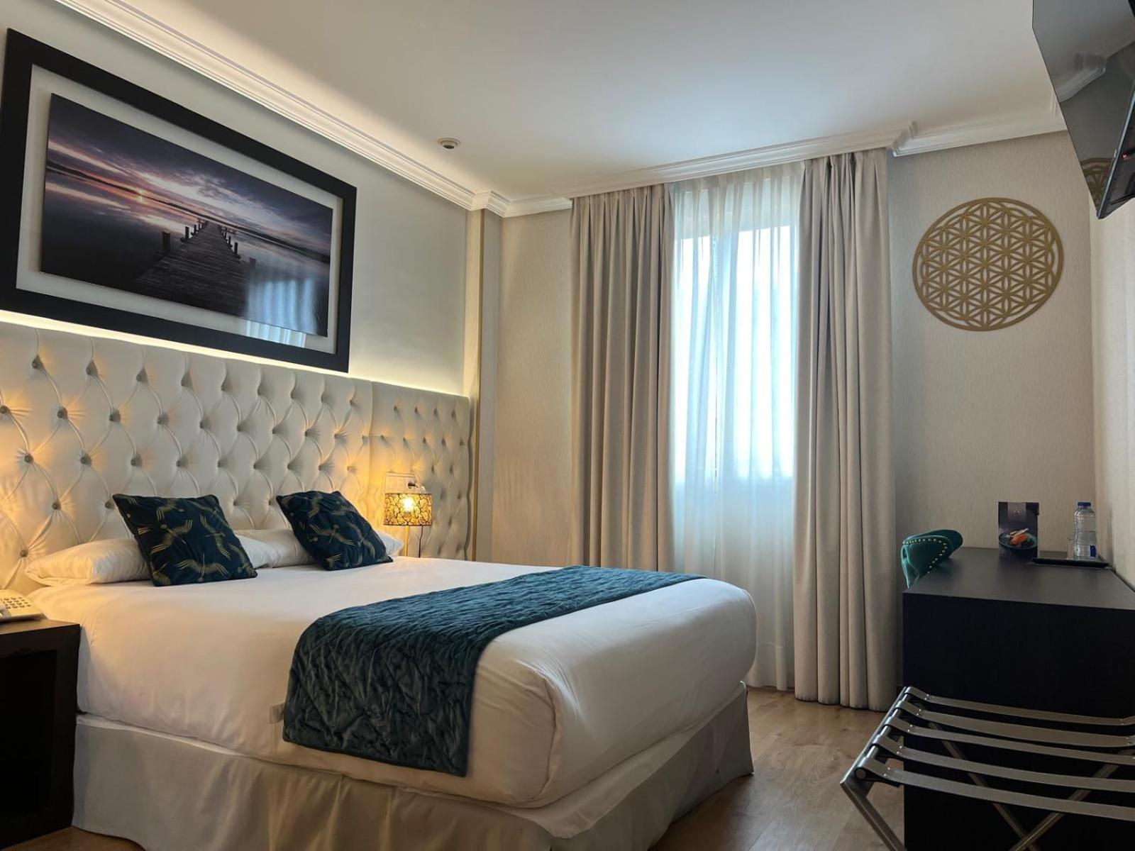 Hotel Suites Feria De Madrid Exterior photo